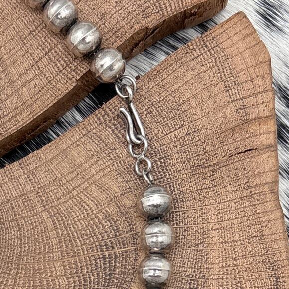 1970s Native American NAVAJO Sterling Turquoise MOP Coral Pendant Bead Necklace - Picture 5 of 6